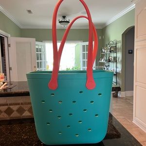 Crown and Ivy tote